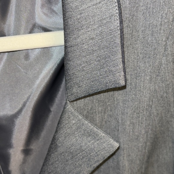 Tahari 14W Gray 2 button blazer BRAND NEW - Performance Fabric. Excellent! - Picture 3 of 9